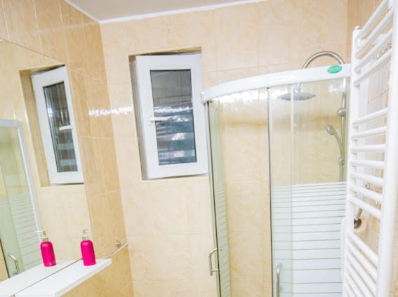 Escape Aparthotel Suceava Eksteriør bilde